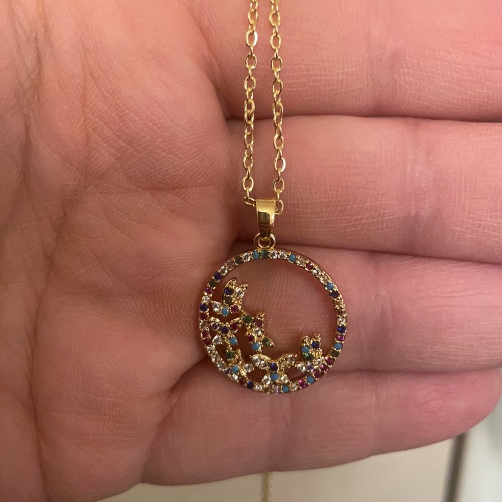 18k plated circle w/butterfly pendant necklace - Picture 6 of 11